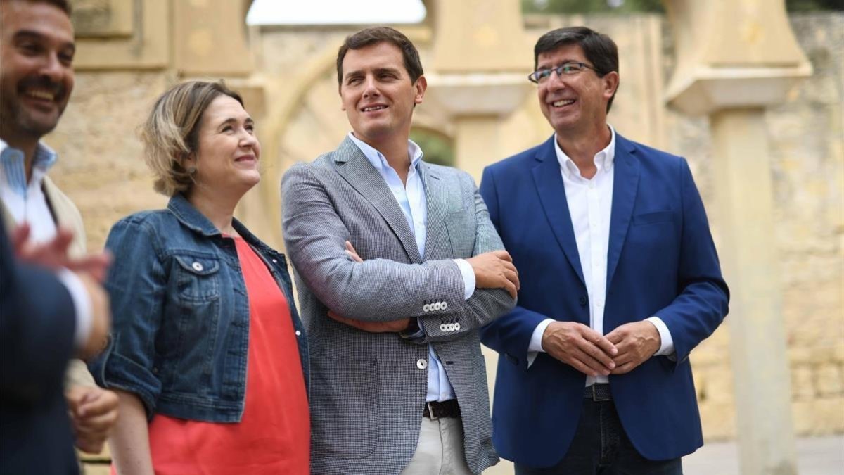 El líder de Ciudadanos, Albert Rivera, y su jefe de filas en Andalucía, Juan Marín, en Córdoba /-RAFA ALCAIDE (EFE)