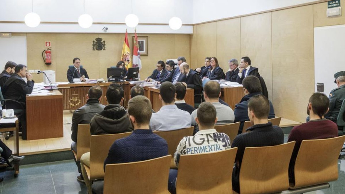 Imagen de la sala número 8 del Juzgado donde ayer empezó la vista oral.-SANTI OTERO