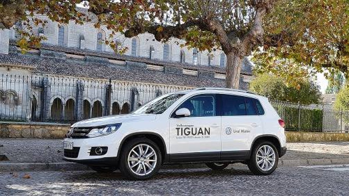 Las líneas de su carrocería, elegantes, lucen más en el entorno de Las Huelgas.-Héctor Fustel