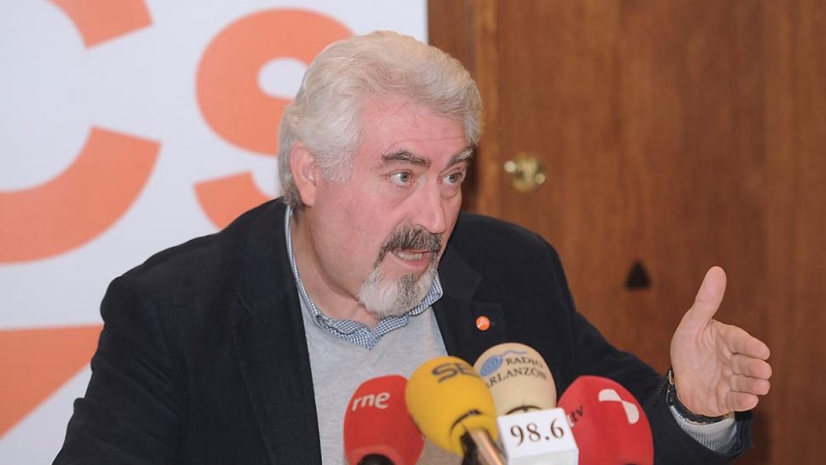 El procurador regional de Ciudadanos,José Ignacio Delgado, compareció ayer ante los medios.-ISRAEL L. MURILLO