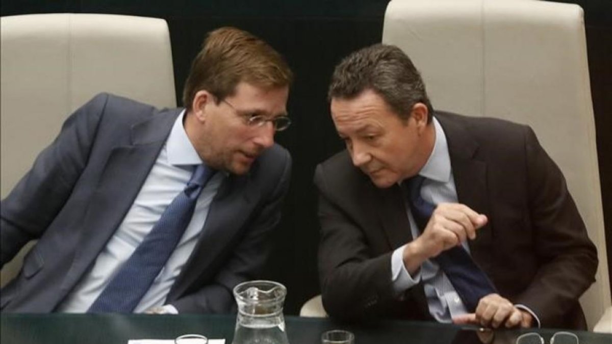 Los ediles del PP en Madrid Íñigo Henriquez de Luna y José Luis Martínez Almeida.-EFE / CHEMA MOYA