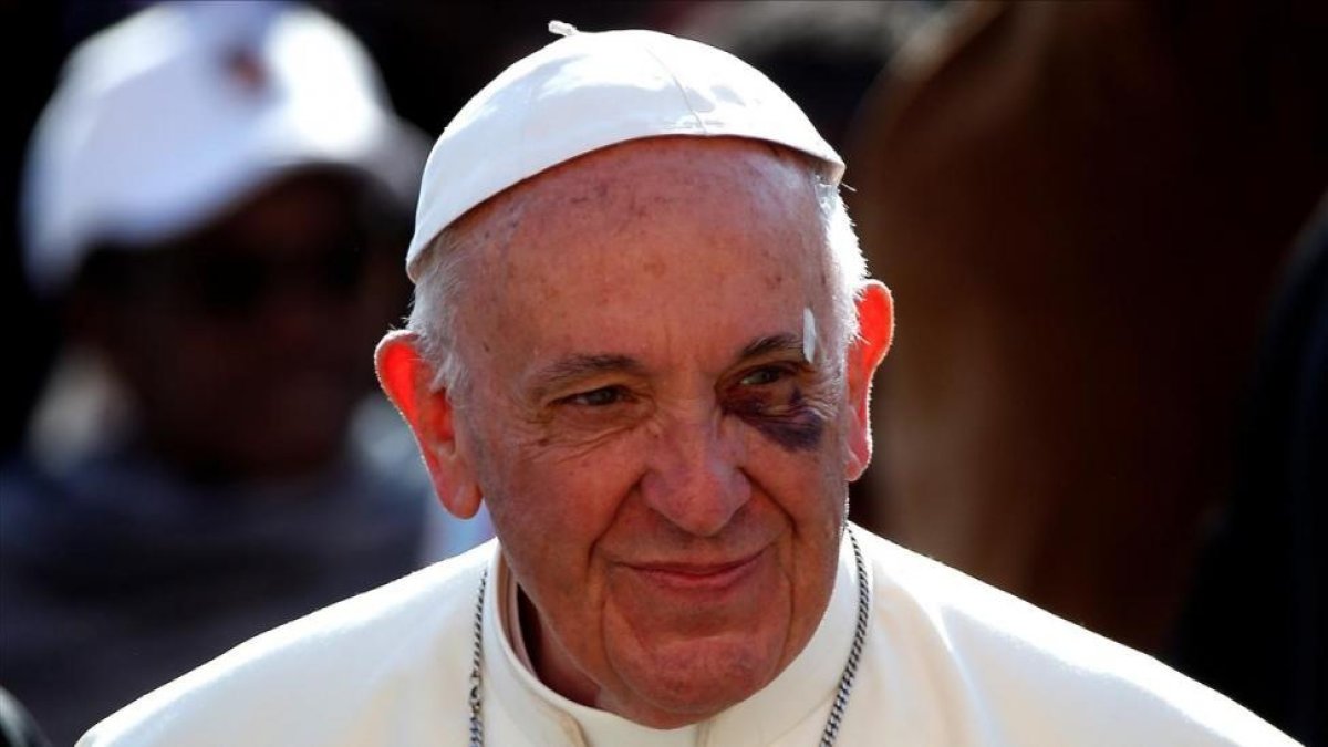 El Papa a su llegada a la audiencia general de este miércoles en la Plaza de San Pedro-REUTERS / STEFANO RELLANDINI