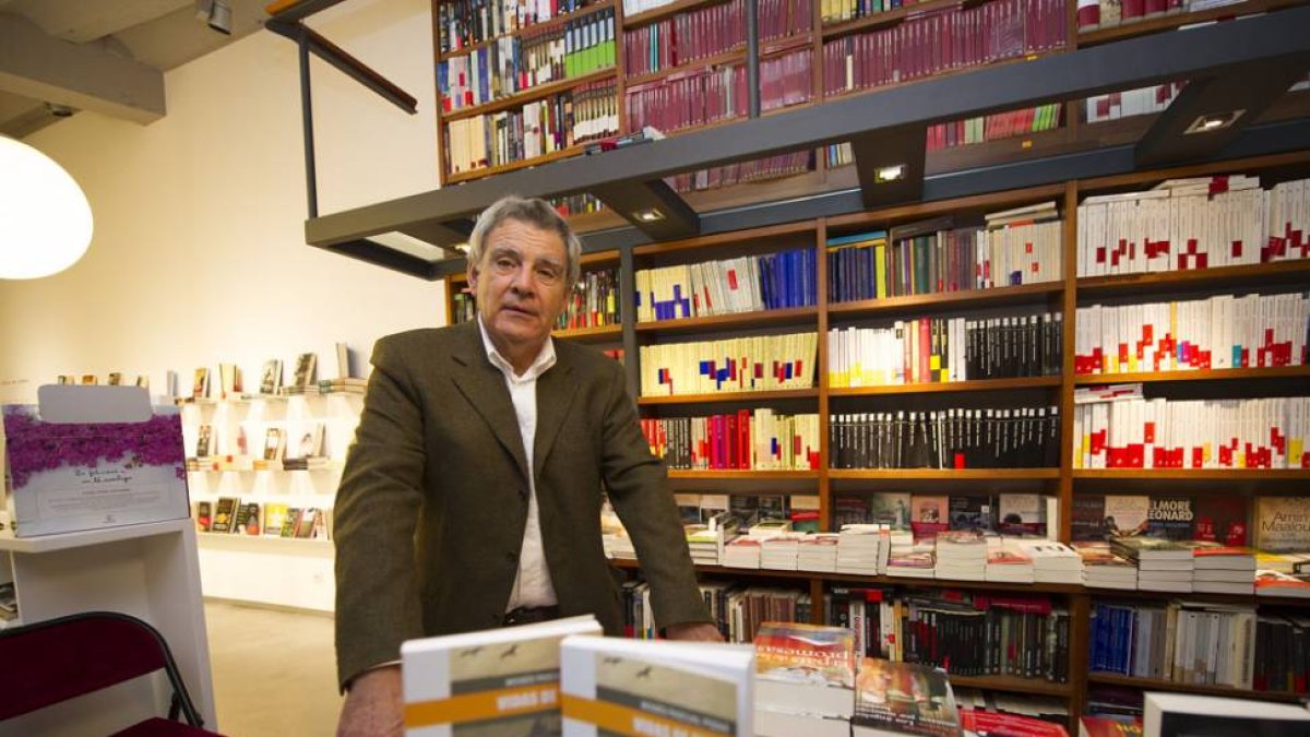 Moisés Pascual Pozas, en una imagen de archivo de hace dos años cuando presentó en Burgos su anterior novela, ‘Vidas de tinta’. ISRAEL L. MURILLO
