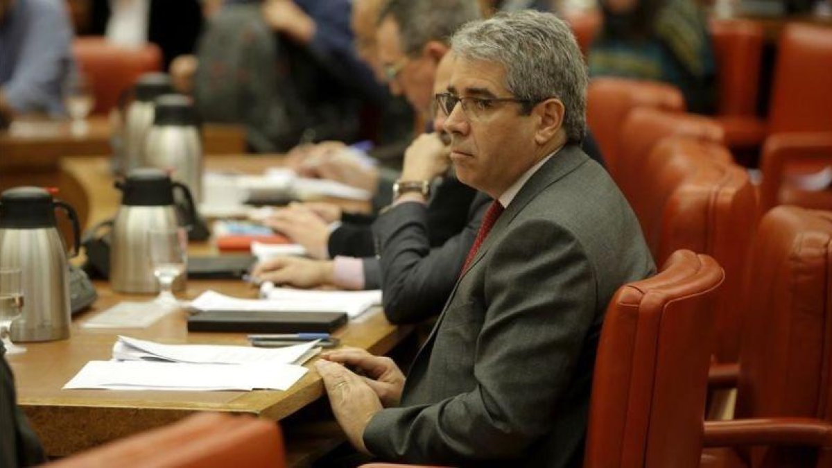 El portavoz del PDECat en el Congreso, Francesc Homs, en una comisión de la Cámara baja.-JOSE LUIS ROCA