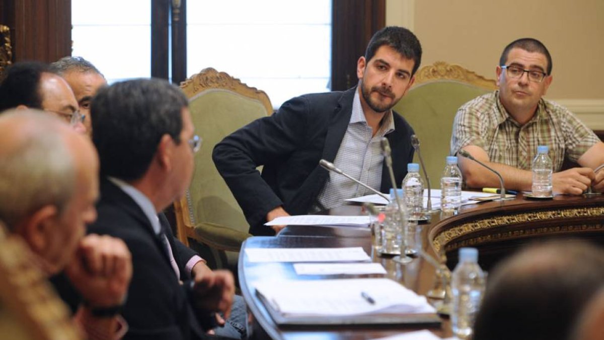 El portavoz socialista, David Jurado, durante una de las intervenciones de ayer en el Pleno-I. L.M.