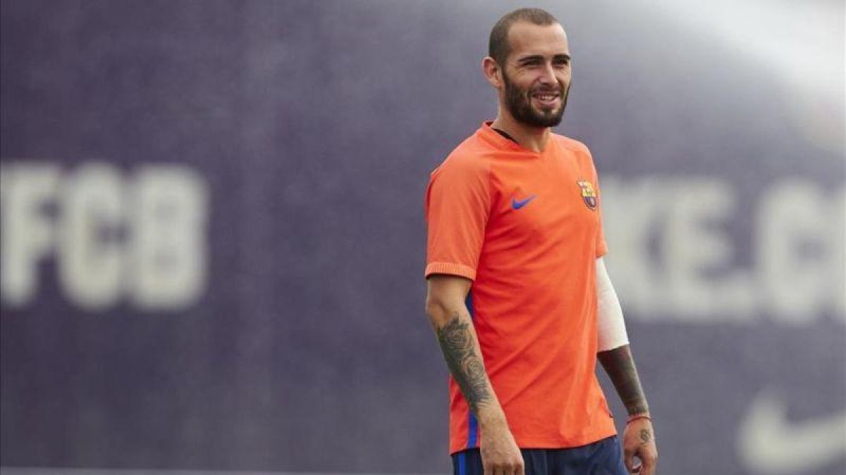 Aleix Vidal, en un entrenamiento del Barça en Sant Joan Despí.-ALEJANDRO GARCÍA