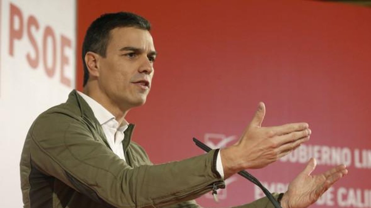 Pedro Sánchez, candidato a la presidencia del Gobierno del PSOE, durante su intervención en el acto de presentación del programa electoral para las elecciones generales del 20 de diciembre.-EFE / PACO CAMPOS
