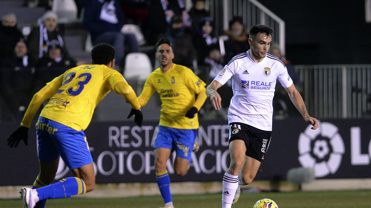 Imagen del partido disputado en El Plantío entre el Burgos CF y Las Palmas. TOMÁS ALONSO