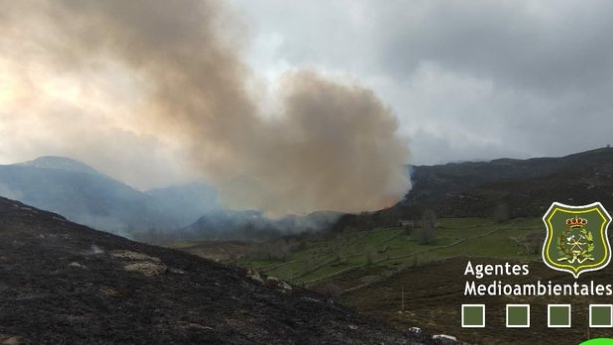Incendio «provocado» con dos focos en Lunada. APAMCYL