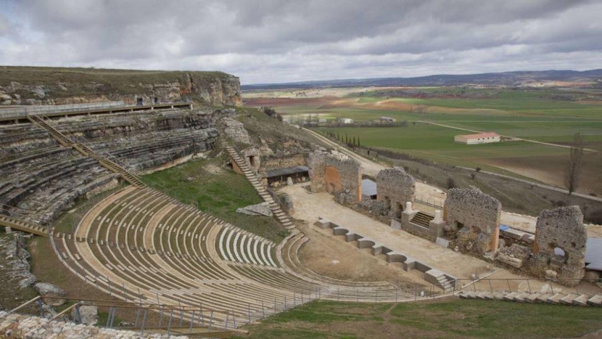 El anfiteatro romano de Clunia.-SANTI OTERO