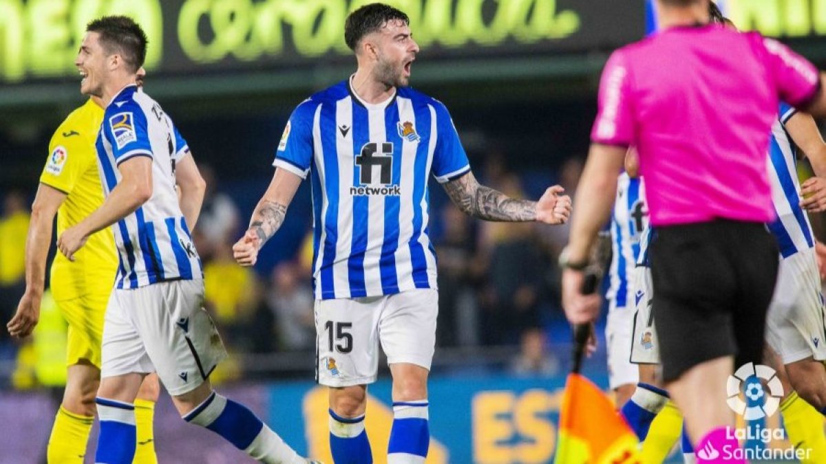 Diego Rico celebra un gol con la Real Sociedad. LALIGA