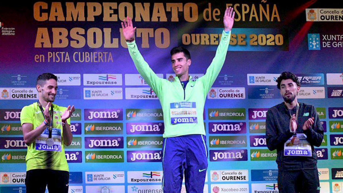 Jesús Gómez en lo más alto del podio del Campeonato de España.