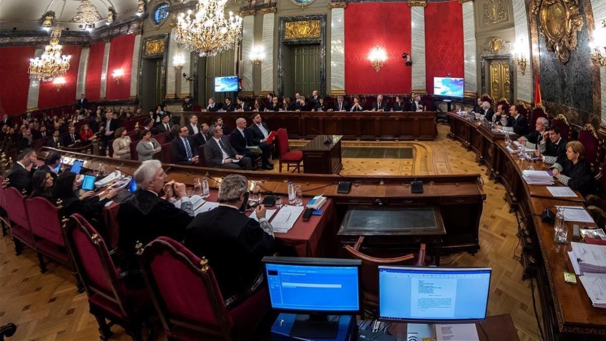 La sala de plenos del Supremo.-