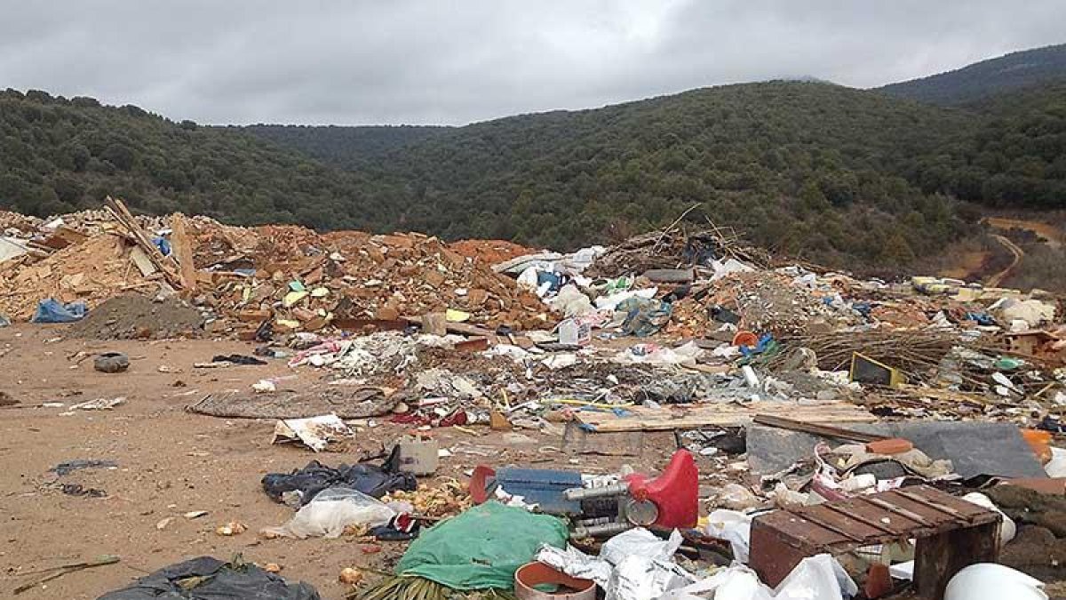 El Consorcio cree que hay más de 800 escombreras repartidas por todo el territorio burgalés.-ECB