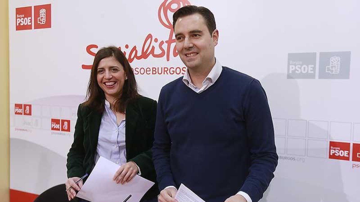 Esther Peña y Daniel de la Rosa durante su comparecencia para hacer balance del año 2017.-RAÚL G. OCHOA