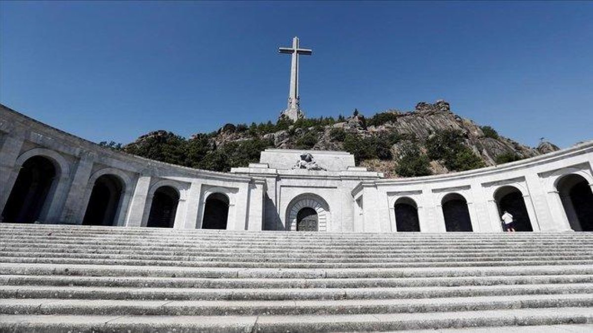 Vista de la explanada de la basílica del Valle de los Caídos.-MARISCAL (EFE)