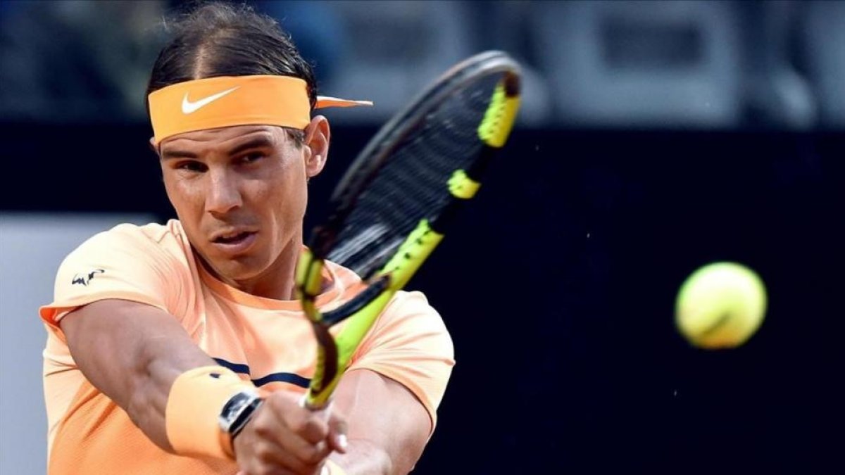 Nadal, en su partido ante Kohlschreiber en Roma.-AP / ETTORE FERRARI