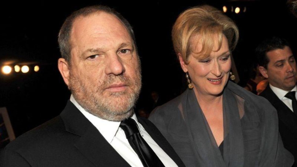 El productor Harvey Weinstein y la actriz Meryl Streep, en una entrega de premios en el 2012.-KEVIN WINTER