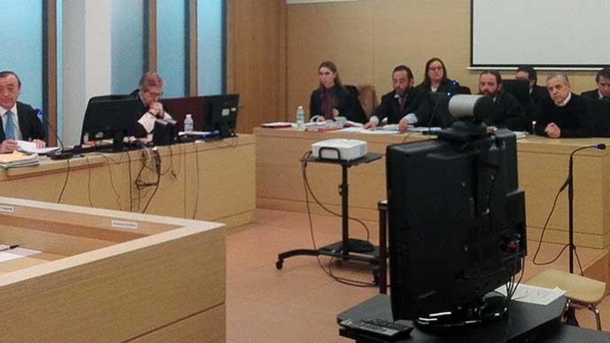 Laura Villalibre declaró por videoconferencia para evitar el contacto visual con su padre.-D.S.M.