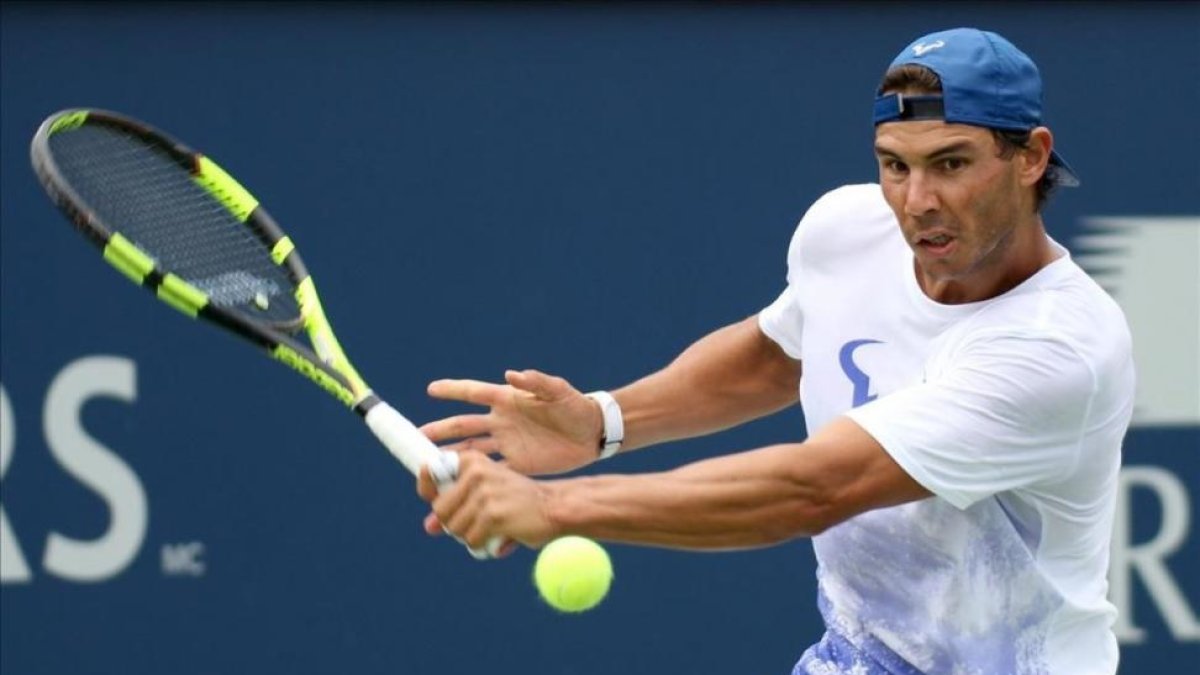 Nadal, entrenándose en Quebec este lunes para preparar la Rogers Cup-JEAN-YVES AHERN (USATODAY SPORTS)