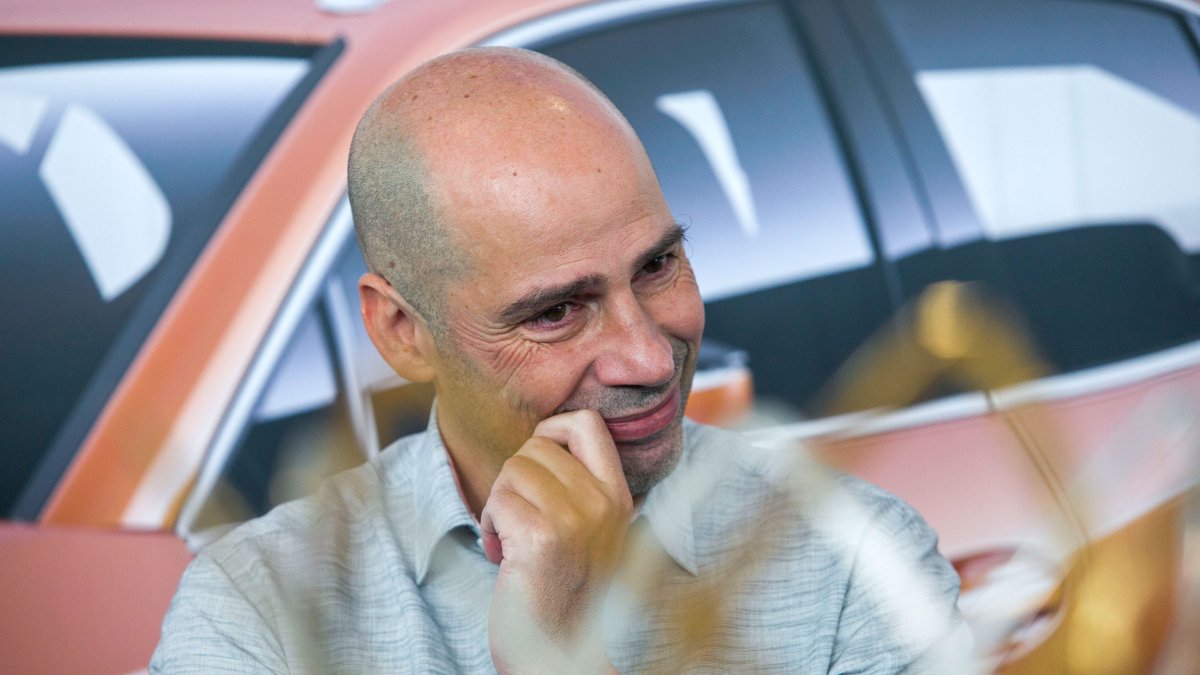 Joan Peñarroya, visiblemente emocionado, durante su despedida del club. TOMÁS ALONSO