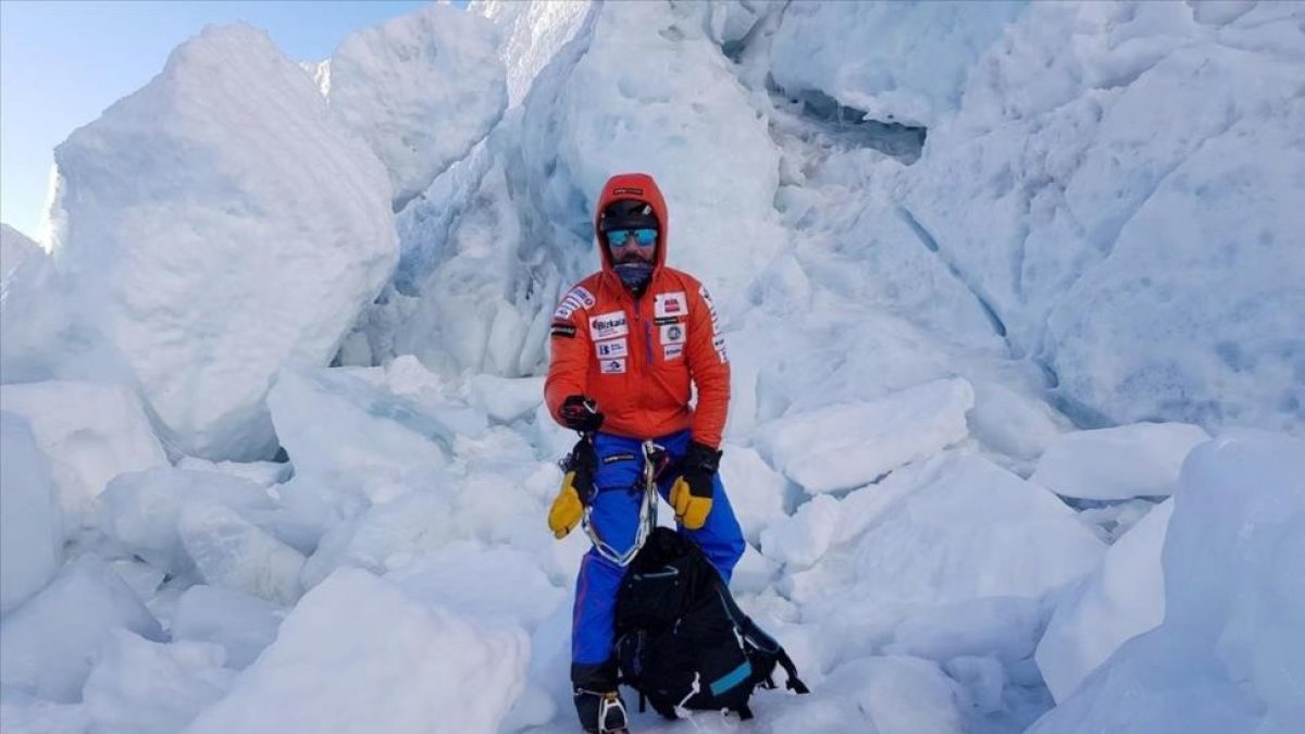Alex Txikon, en la Cascada del Khumbu, en el Everest, esta semana.-/ ALEX TXIKON