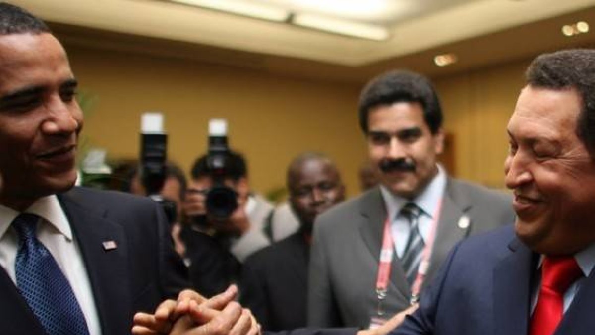 Encuentro entre Obama y Chávez en 2009 en Trinidad y Tobago.-Foto:   EFE / ALFONSO OCANDO