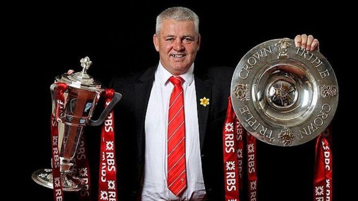 Gatland, con los trofeos del Seis Naciones y la Triple Corona del 2012.-ARCHIVO