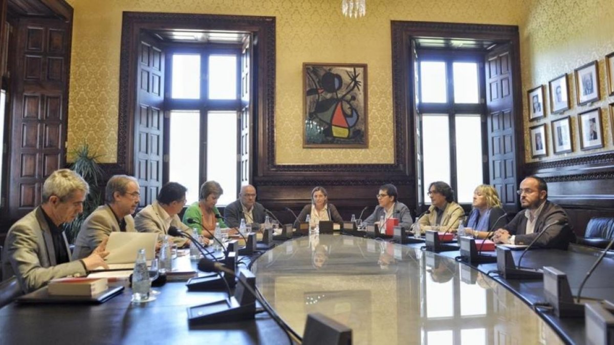 Imagen de la reunión de la Mesa del Parlament.-FERRAN NADEU
