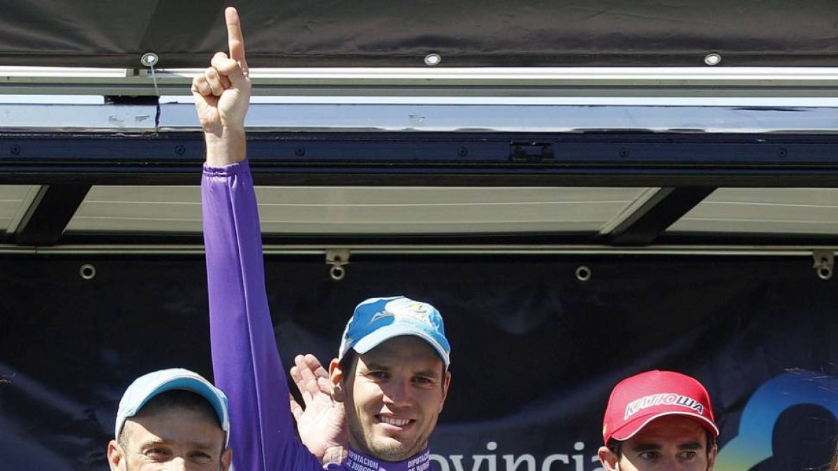 Taaramae en el podio junto a Scarponi y Dani Moreno.-SANTI OTERO