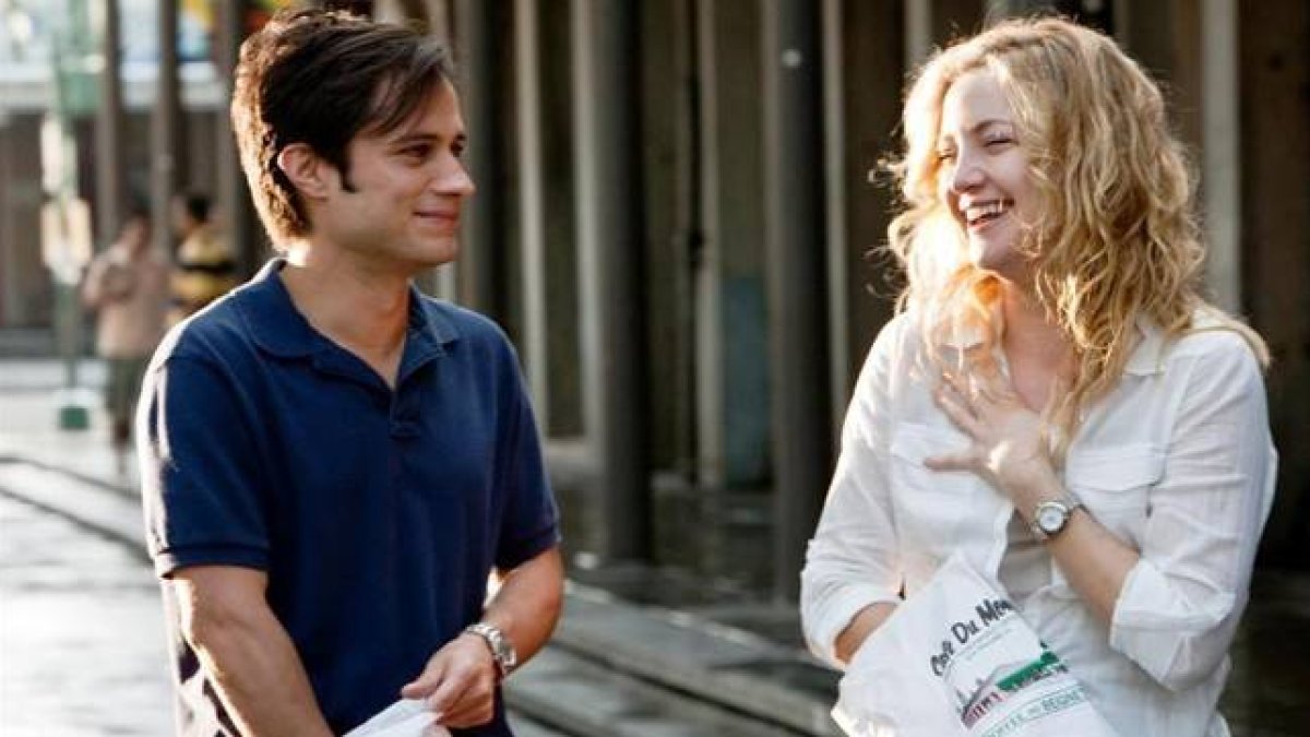 Kate Hudson y Gael García Bernal, en una escena de 'Un pedacito de cielo'.-
