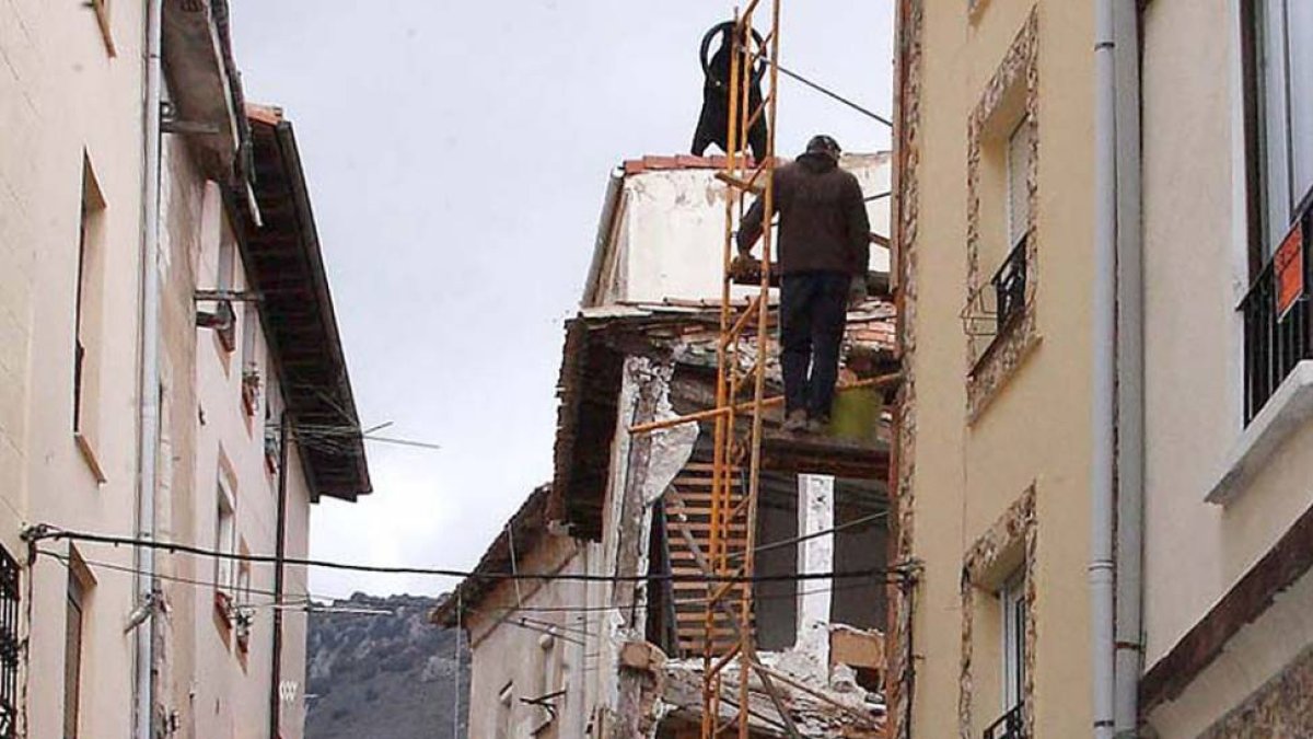 Rehabilitación de un edificio en Poza de la Sal.-G.G.