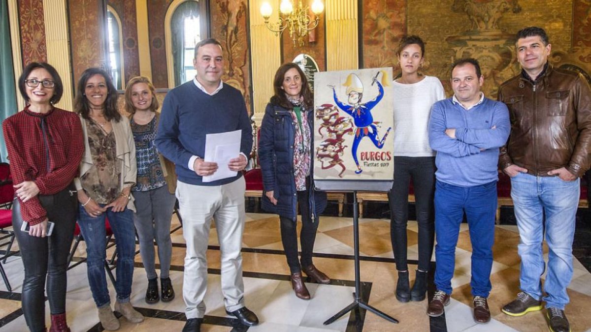 Los 29 participantes del primer turno de los cursos de formación y empleo recibieron ayer su certificado de profesionalidad.-ISRAEL L. MURILLO