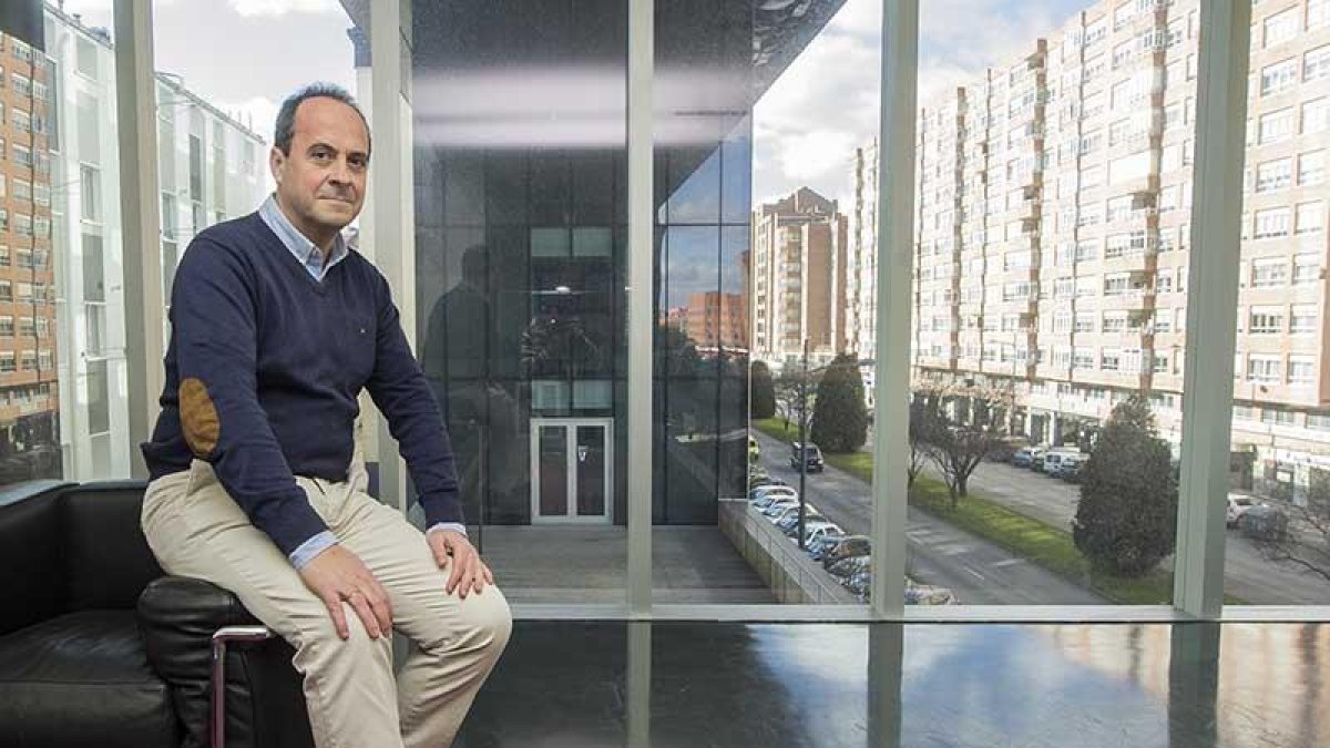 El presidente del Colegio de Arquitectos de Burgos, Javier Achirica.-I. L. MURILLO