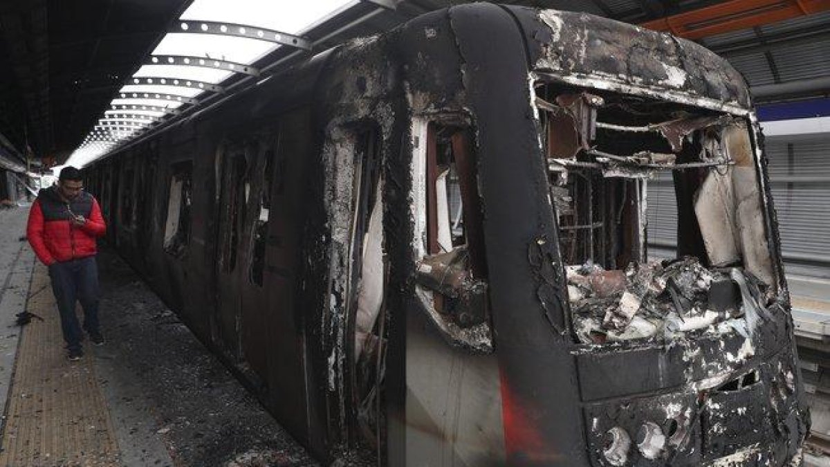 Los dañados durante los disturbios se expandieron a casi todo el país.-AP