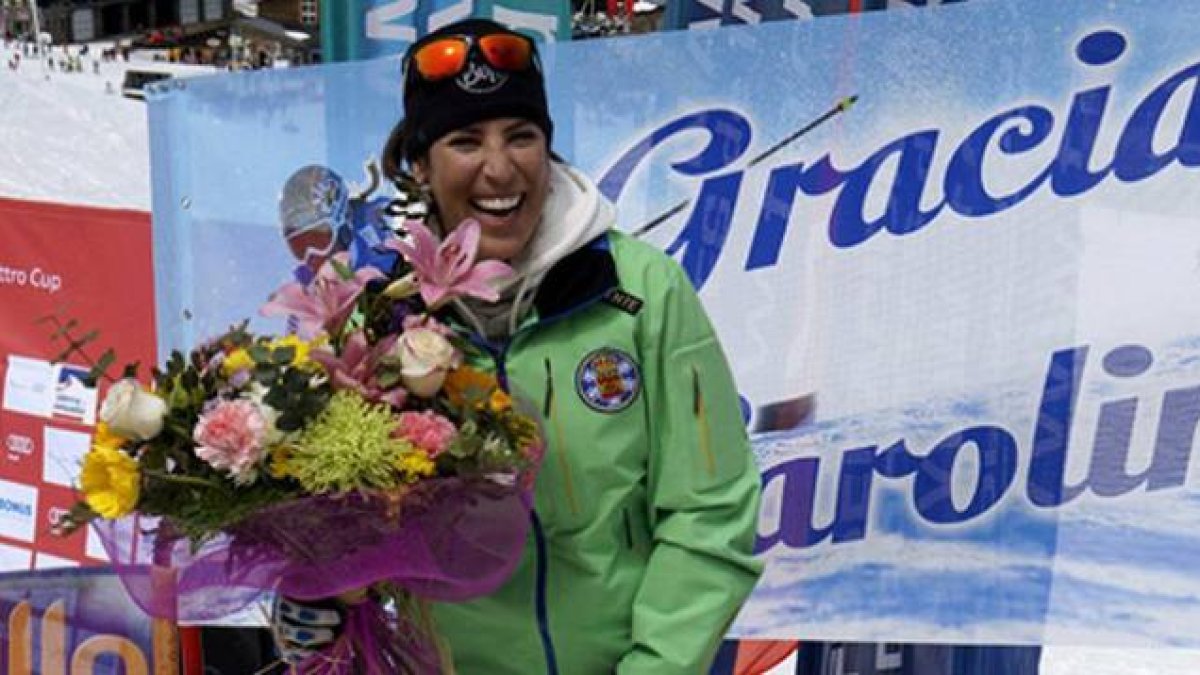 Carolina Ruiz, durante el homenaje que ha recibido en Sierra Nevada por su retirada de la alta competición.-Foto: EFE / RFEDI