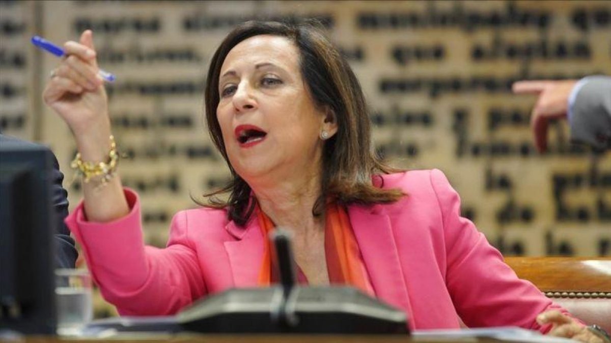 La ministra de Defensa, Margarita Robles, este lunes en el Senado.-JOSÉ LUIS ROCA