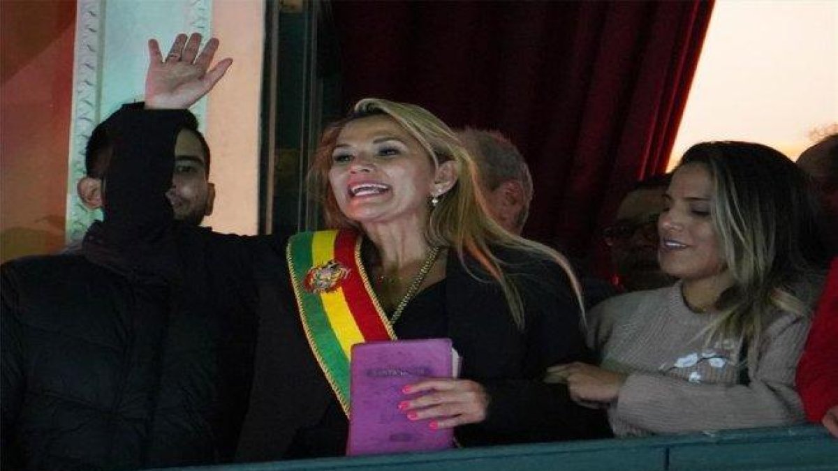 Jeanine Áñez asume la presidencia interina de Bolivia.-EFE