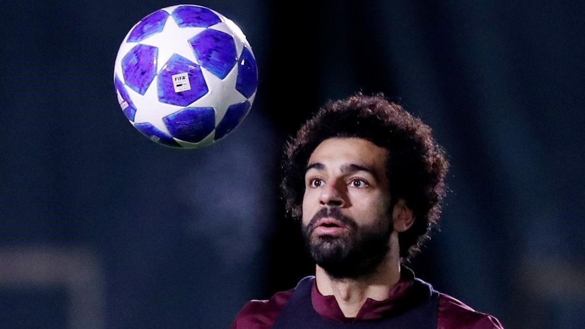 Salah, la estrella del Liverpool, en el entrenamiento de este lunes.-REUTERS