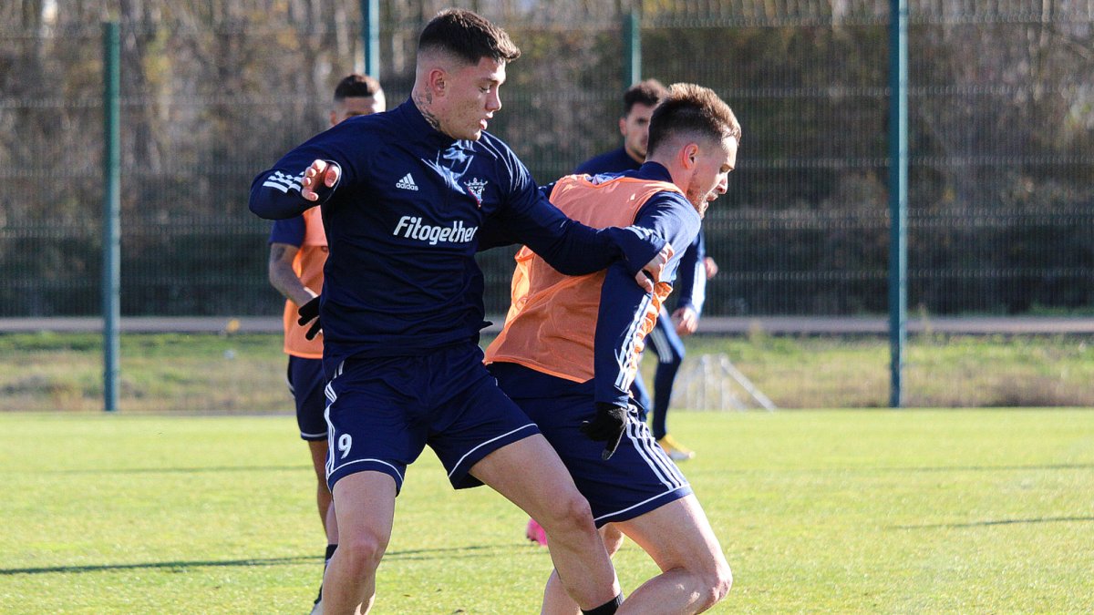 Cristo, durante su primer entrenamiento / TWITTER / @CDMIRANDES