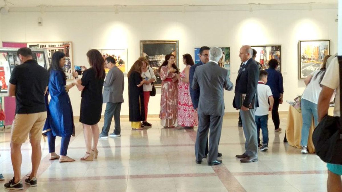 La inauguración de ‘One more day in life’ en el Centro Ismailí de Lisboa tuvo lugar el viernes 13 de julio.-Ali de Unzaga