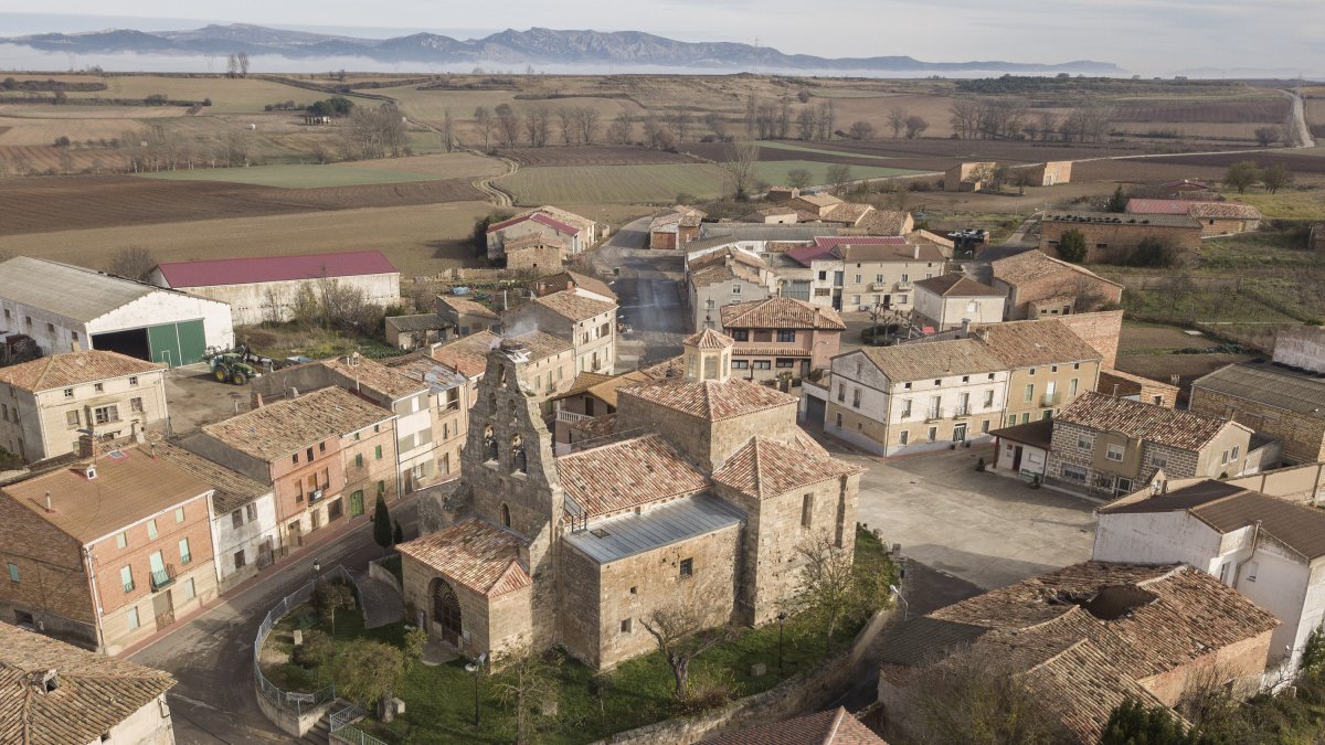 Vista desde el aire de la localidad de Aguilar de Bureba. ECB