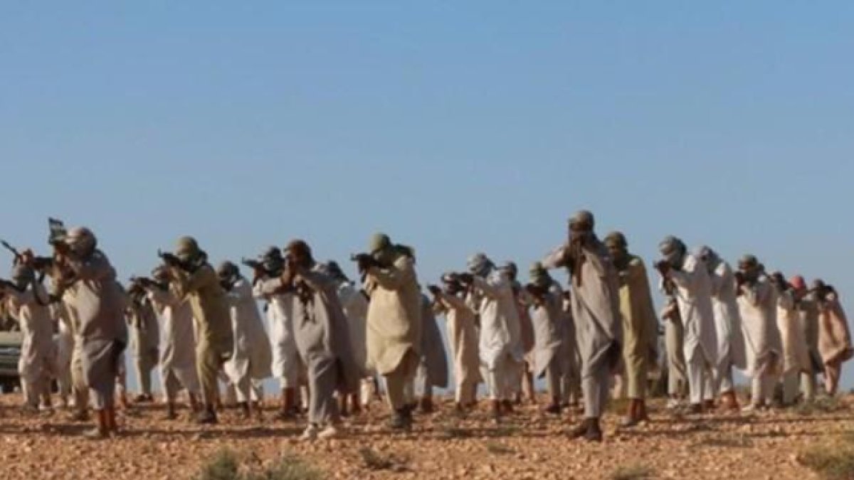 Miembros del Estado Islámico en un campo de entrenamiento en Libia.-AP