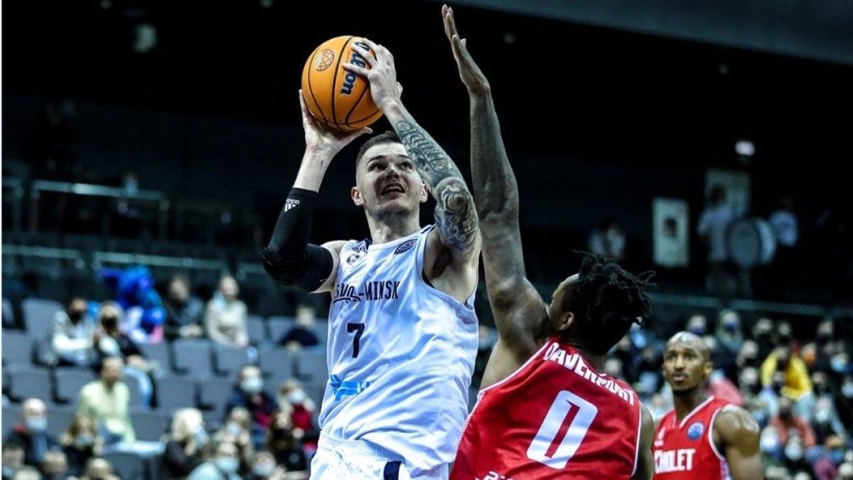 Salash fuerza la acción ofensiva. FIBA / BCL
