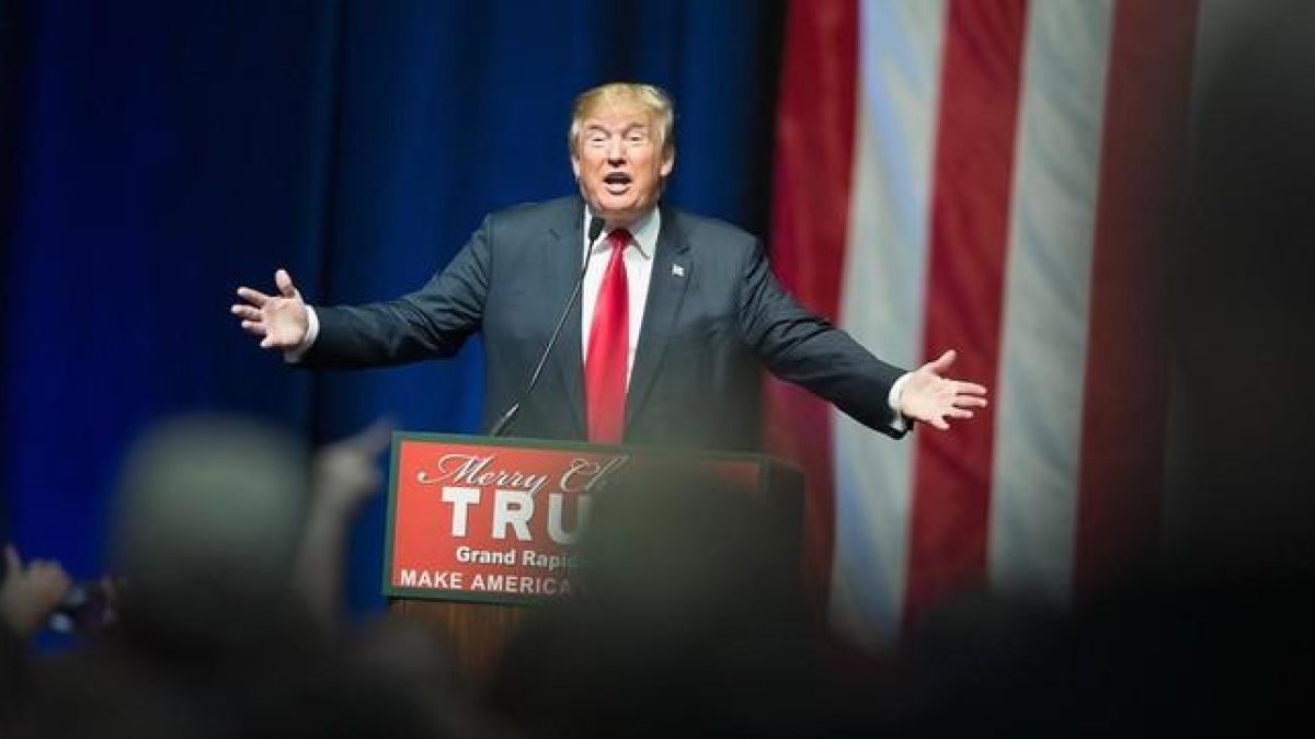 Trump habla ante un auditorio en un mitin de campaña en Grand Rapids (Michigan), el 21 de diciembre.-AP / SCOTT OLSON