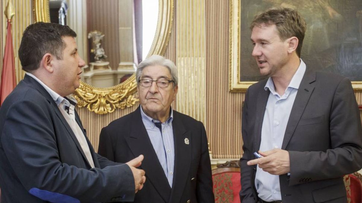 José Manuel Carbonell, Amideo Tobalina y Javier Lacalle.-SANTI OTERO