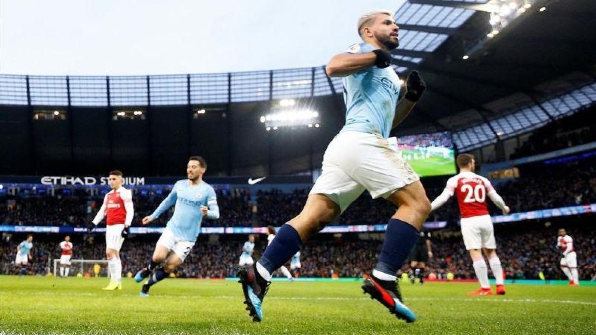 Agüero tras marcar unode sus tres goles al Arsenal.-EL PERIÓDICO