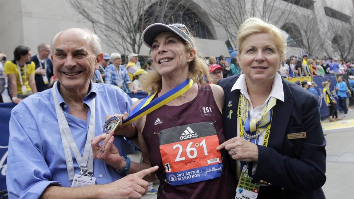 Kathrine Switzer, en la meta de Boston.-ELISE AMENDOLA / AP