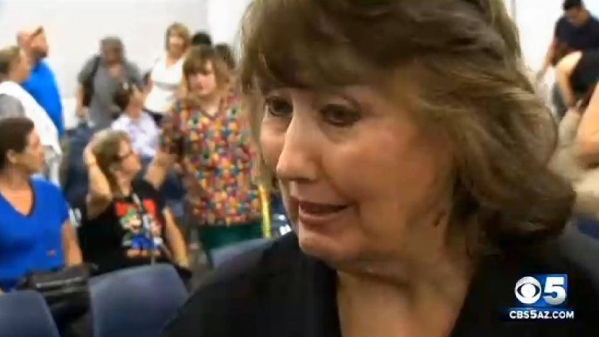 Pam Aister, la profesora despedida por defender a un alumno que sufría bullying-