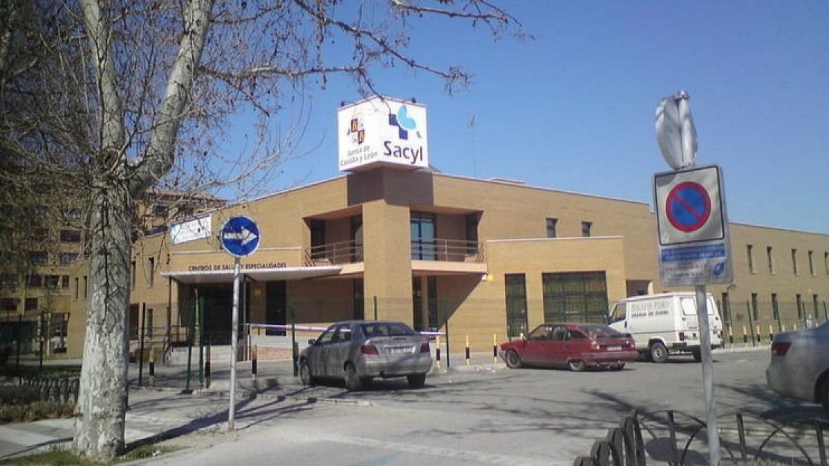 Centro de salud Aranda Sur, el más saturado de la comunidad. LORETO VELÁZQUEZ